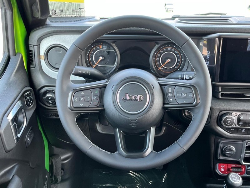 Jeep Gladiator Vehicle Full-screen Gallery Image 14