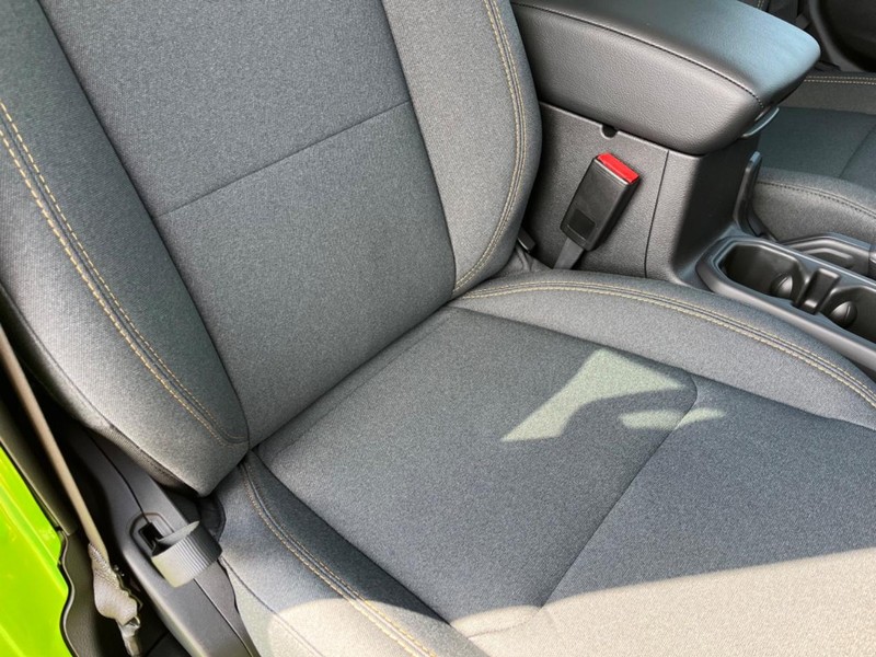 Jeep Gladiator Vehicle Full-screen Gallery Image 16