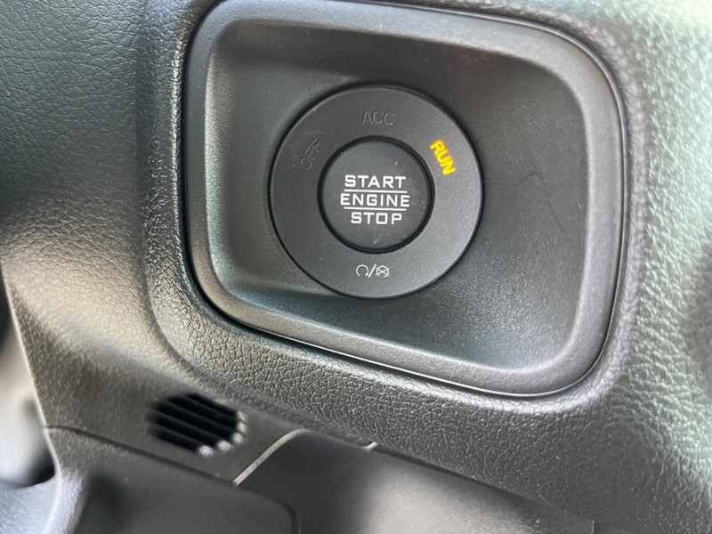 Jeep Gladiator Vehicle Full-screen Gallery Image 22