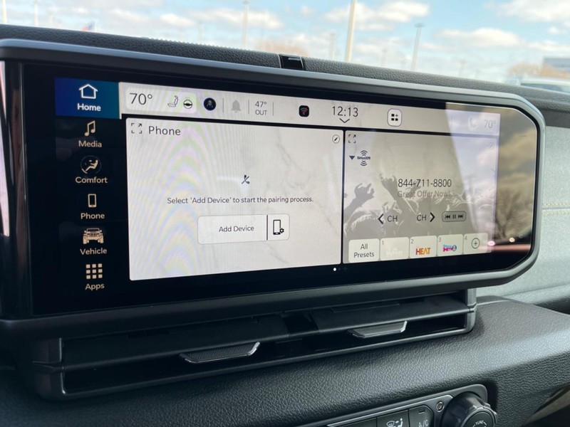 Jeep Gladiator Vehicle Full-screen Gallery Image 24