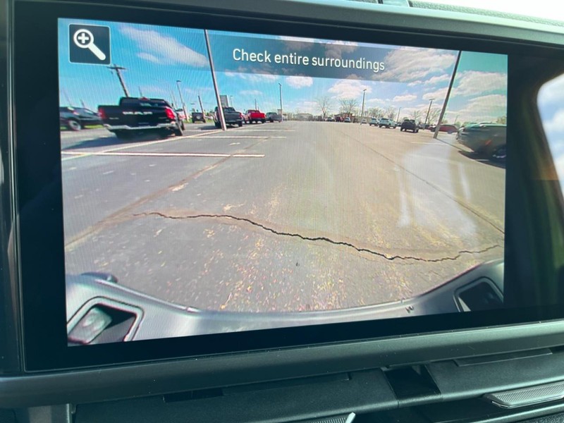 Jeep Gladiator Vehicle Full-screen Gallery Image 25