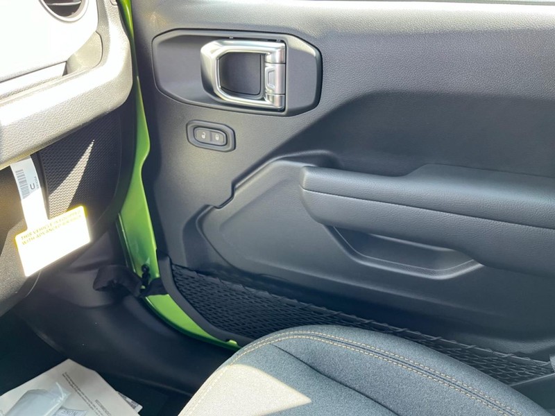 Jeep Gladiator Vehicle Full-screen Gallery Image 28