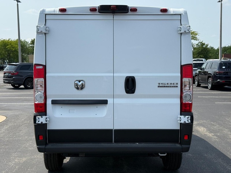 Ram ProMaster Cargo Van Vehicle Full-screen Gallery Image 4