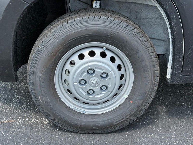 Ram ProMaster Cargo Van Vehicle Full-screen Gallery Image 8