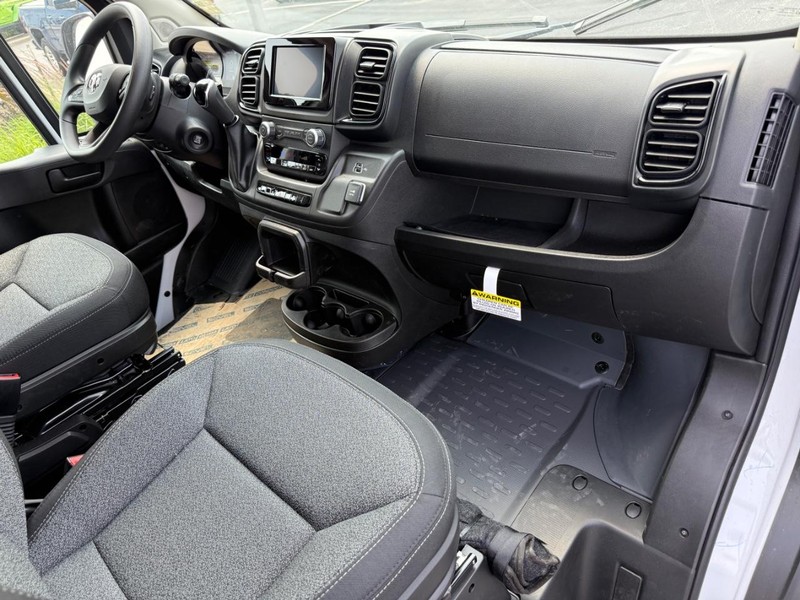 Ram ProMaster Cargo Van Vehicle Full-screen Gallery Image 12