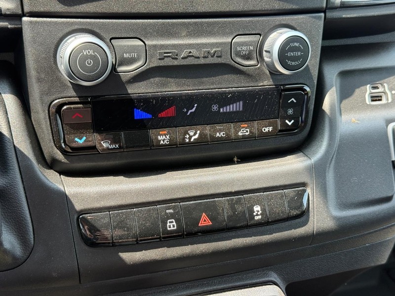 Ram ProMaster Cargo Van Vehicle Full-screen Gallery Image 24