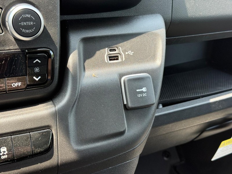 Ram ProMaster Cargo Van Vehicle Full-screen Gallery Image 25