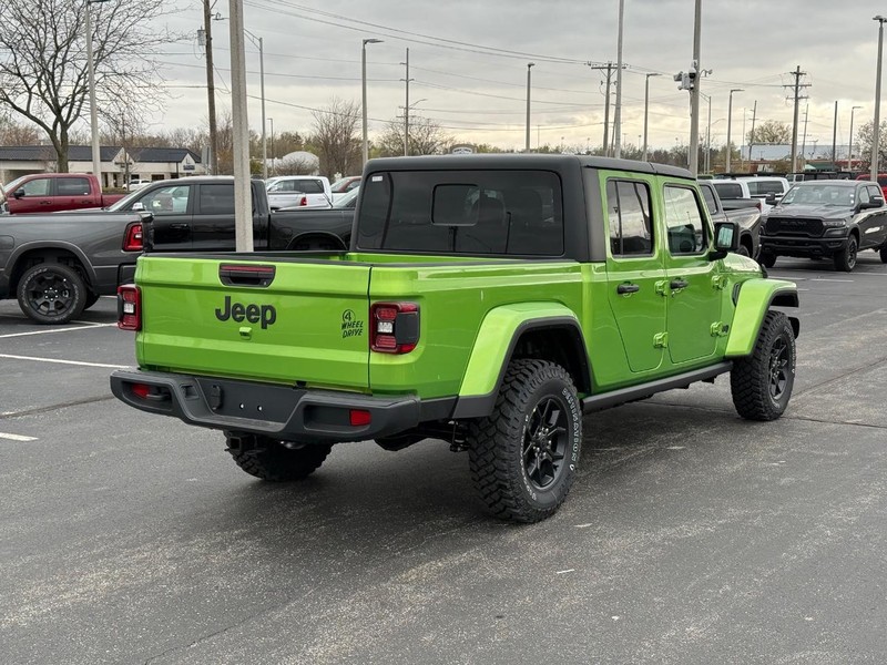 Jeep Gladiator Vehicle Full-screen Gallery Image 3
