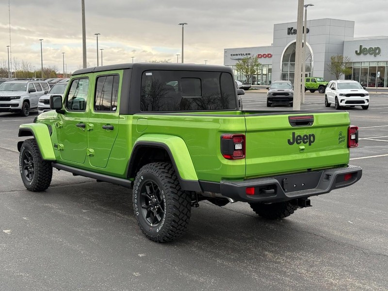 Jeep Gladiator Vehicle Full-screen Gallery Image 5