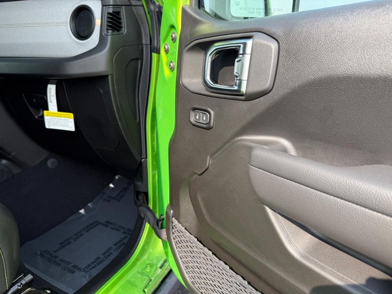 Jeep Gladiator Vehicle Full-screen Gallery Image 13