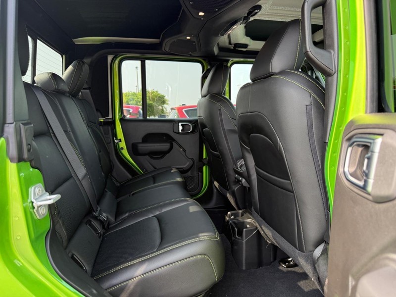 Jeep Gladiator Vehicle Full-screen Gallery Image 15