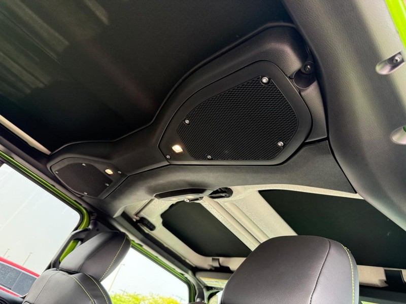 Jeep Gladiator Vehicle Full-screen Gallery Image 16