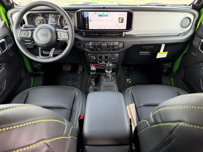 Jeep Gladiator Vehicle Full-screen Gallery Image 17