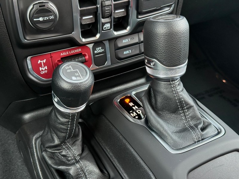 Jeep Gladiator Vehicle Full-screen Gallery Image 25