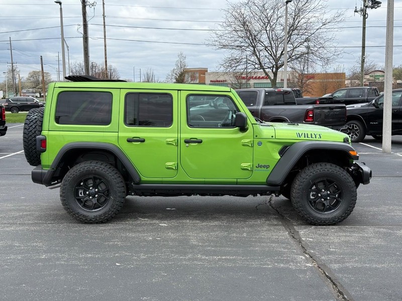 Jeep Wrangler 4xe Vehicle Full-screen Gallery Image 2