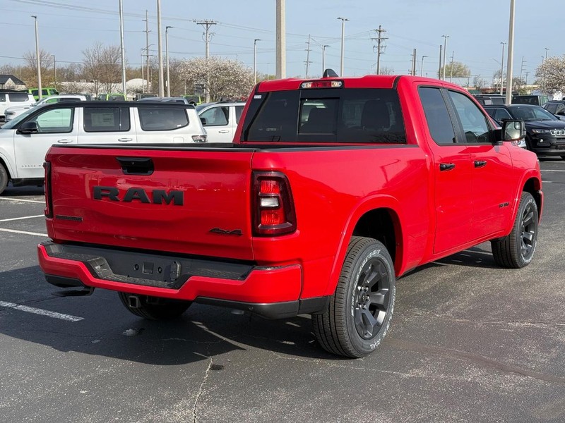 Ram 1500 Vehicle Full-screen Gallery Image 3