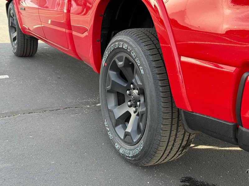 Ram 1500 Vehicle Full-screen Gallery Image 6