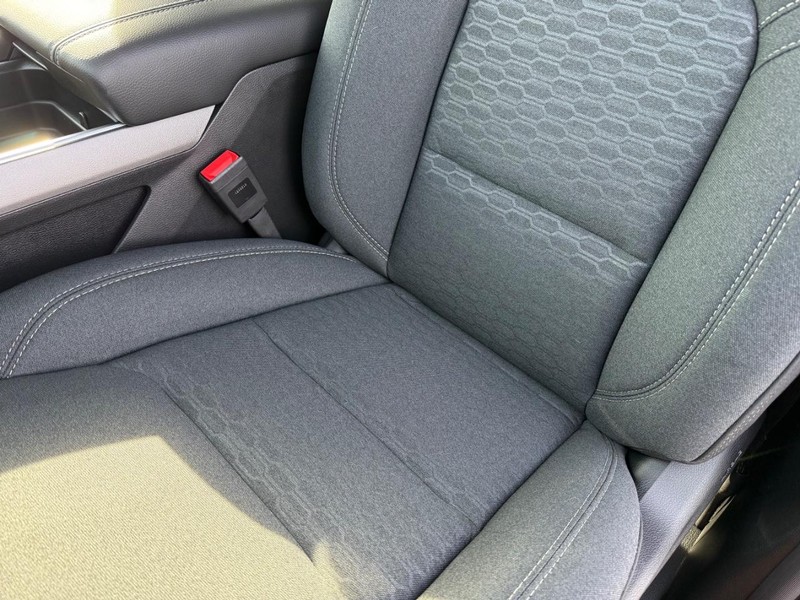 Ram 1500 Vehicle Full-screen Gallery Image 28