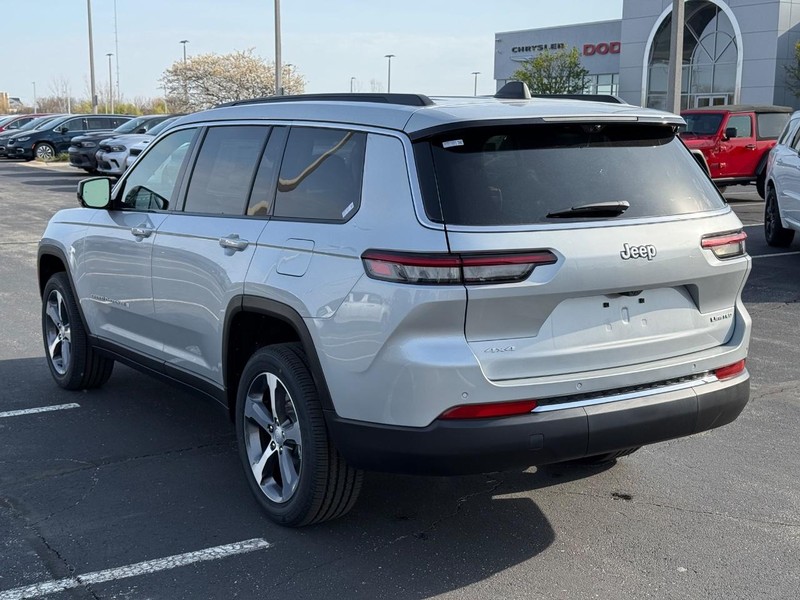 Jeep Grand Cherokee L Vehicle Full-screen Gallery Image 5