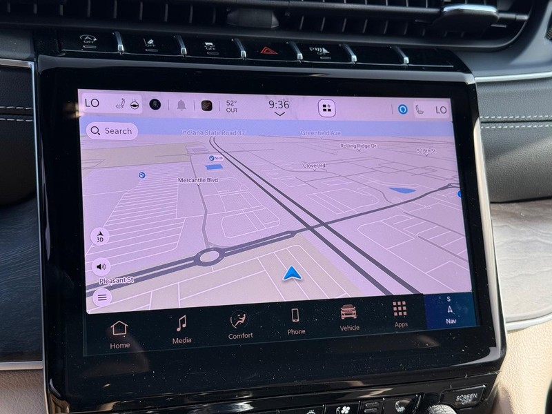 Jeep Grand Cherokee L Vehicle Full-screen Gallery Image 27