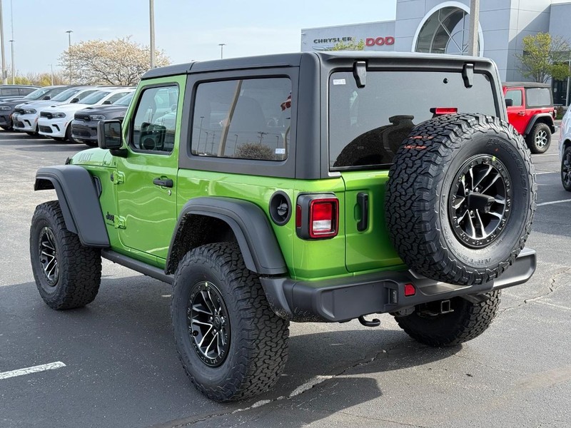 Jeep Wrangler Vehicle Full-screen Gallery Image 5