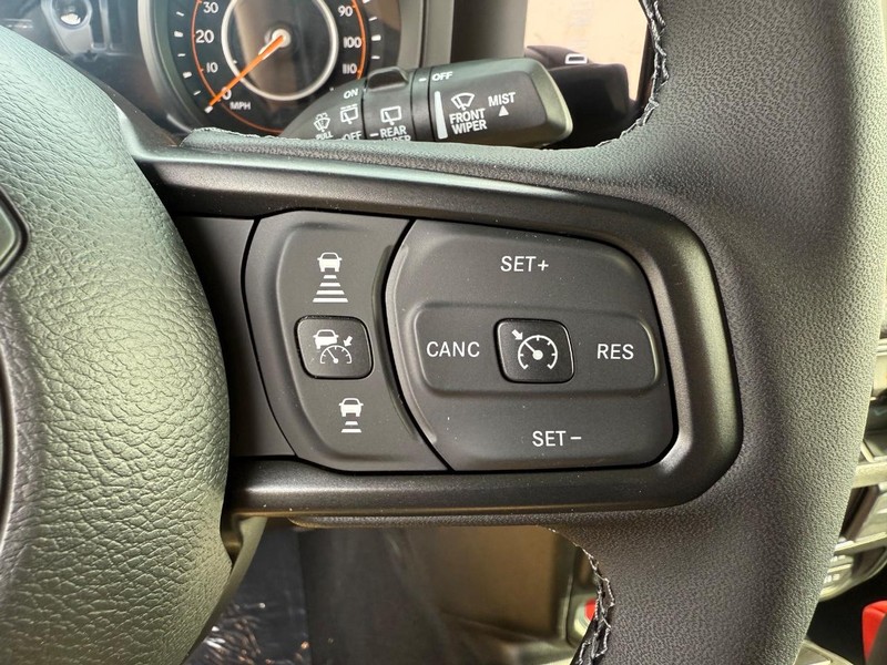 Jeep Wrangler Vehicle Full-screen Gallery Image 18