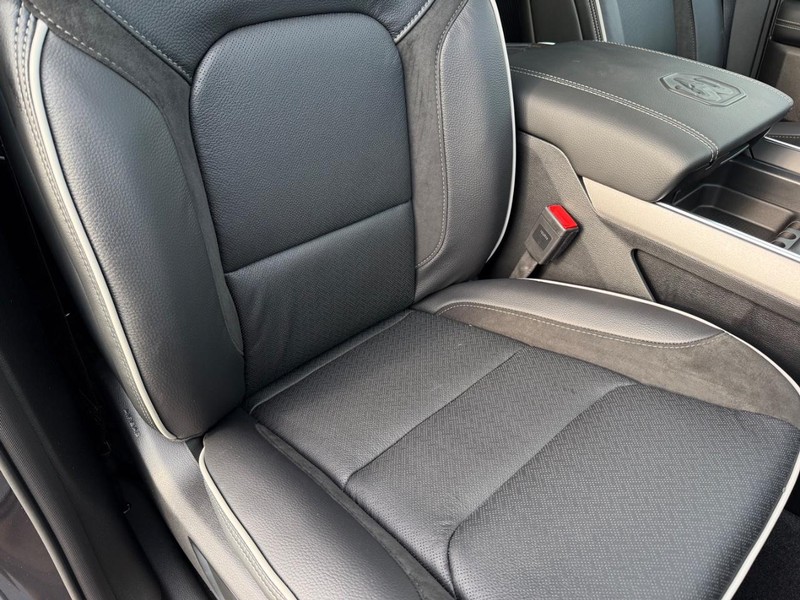 Ram 1500 Vehicle Full-screen Gallery Image 16