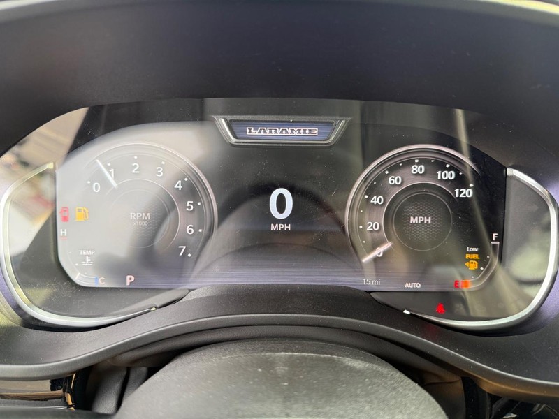 Ram 1500 Vehicle Full-screen Gallery Image 28