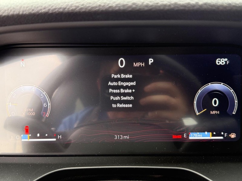 Jeep Grand Cherokee L Vehicle Full-screen Gallery Image 33