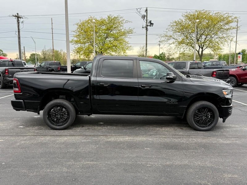 Ram 1500 Vehicle Full-screen Gallery Image 2