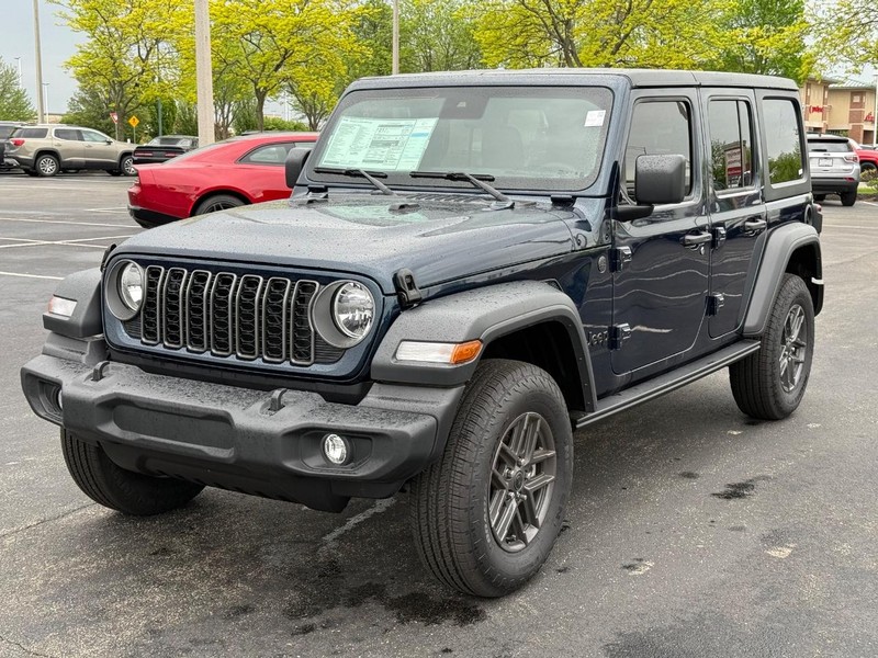 Jeep Wrangler Vehicle Full-screen Gallery Image 9