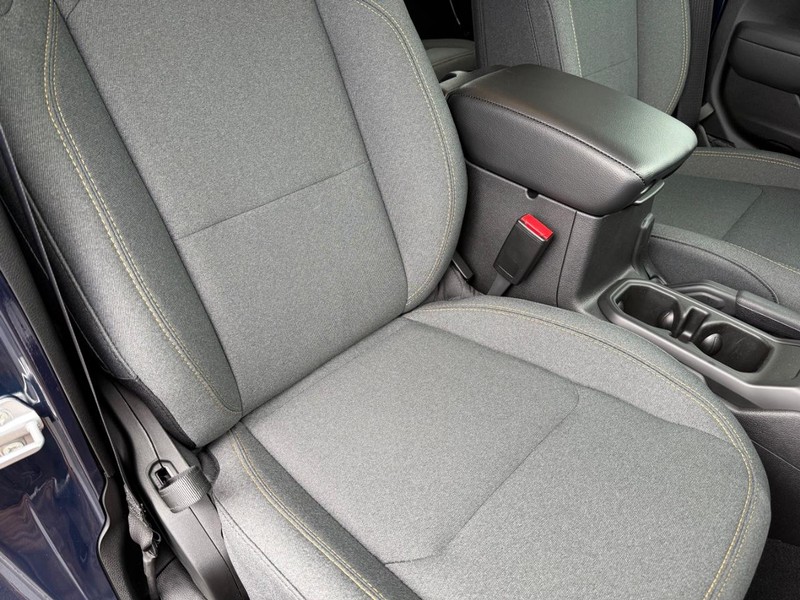 Jeep Wrangler Vehicle Full-screen Gallery Image 16