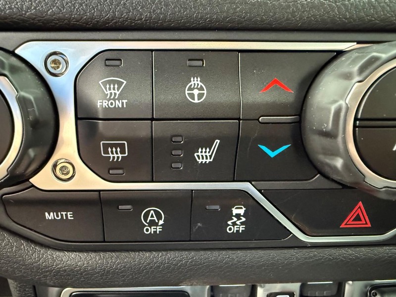 Jeep Wrangler Vehicle Full-screen Gallery Image 23