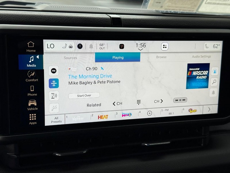 Jeep Wrangler Vehicle Full-screen Gallery Image 24