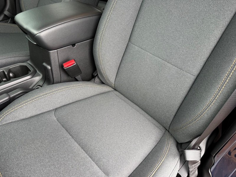 Jeep Wrangler Vehicle Full-screen Gallery Image 31