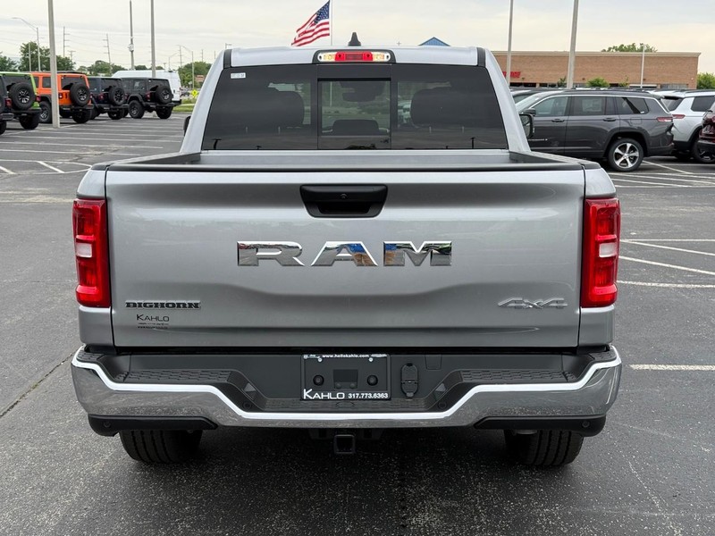 Ram 1500 Vehicle Full-screen Gallery Image 4