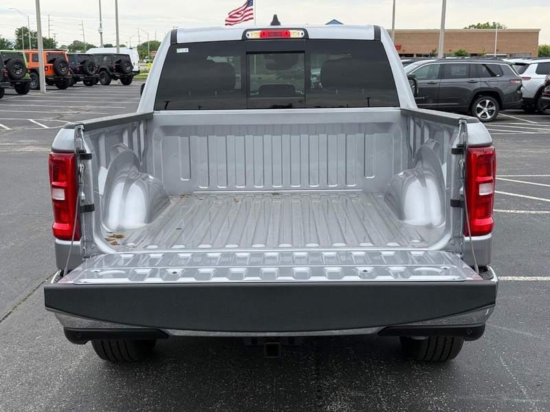 Ram 1500 Vehicle Full-screen Gallery Image 7