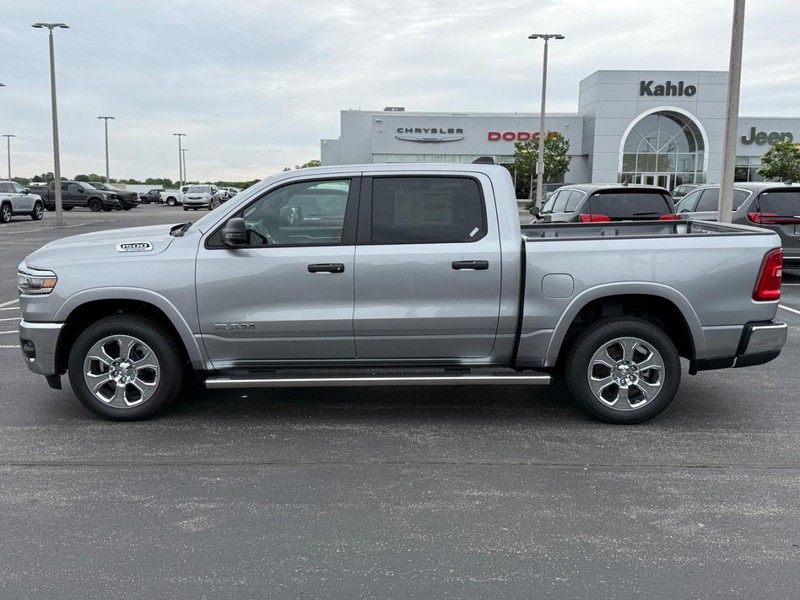 Ram 1500 Vehicle Full-screen Gallery Image 8