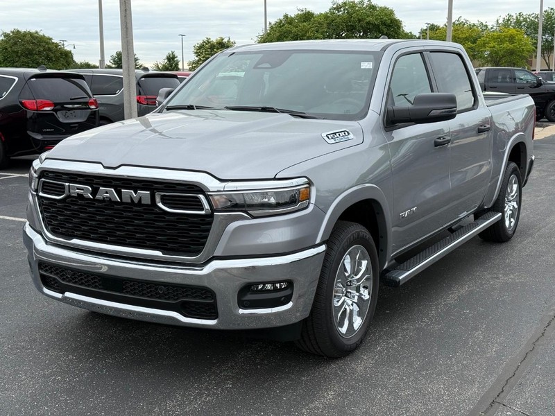 Ram 1500 Vehicle Full-screen Gallery Image 9