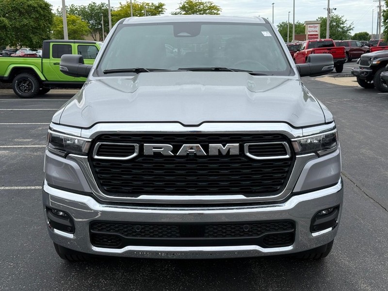 Ram 1500 Vehicle Full-screen Gallery Image 10