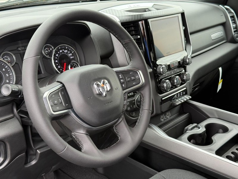 Ram 1500 Vehicle Full-screen Gallery Image 19