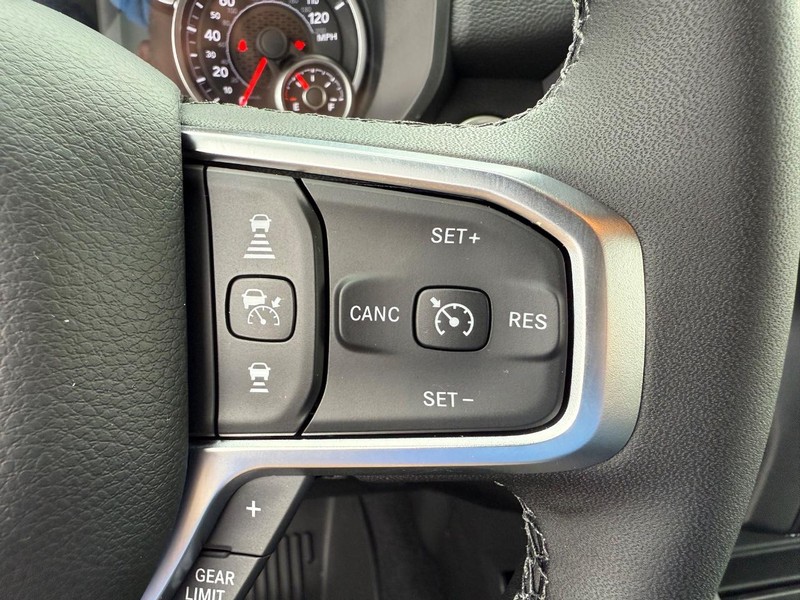 Ram 1500 Vehicle Full-screen Gallery Image 21