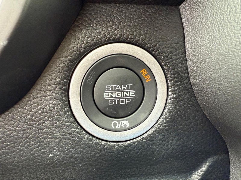 Ram 1500 Vehicle Full-screen Gallery Image 22