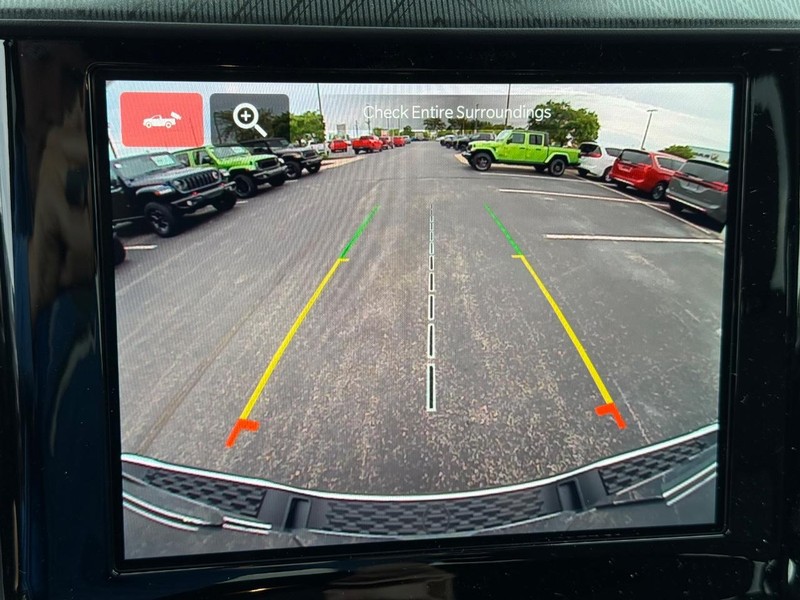 Ram 1500 Vehicle Full-screen Gallery Image 25