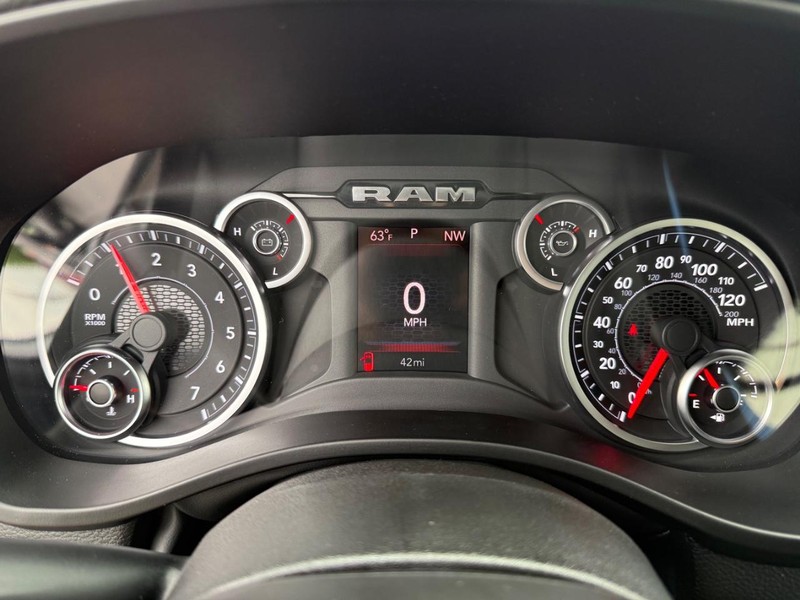 Ram 1500 Vehicle Full-screen Gallery Image 30