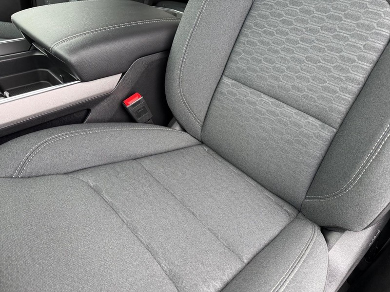 Ram 1500 Vehicle Full-screen Gallery Image 32