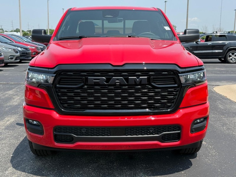 Ram 1500 Vehicle Full-screen Gallery Image 10