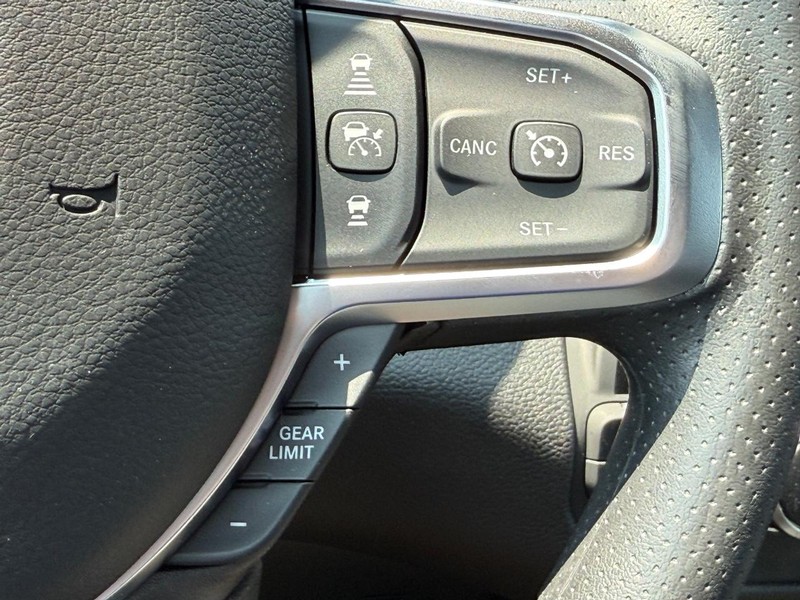 Ram 1500 Vehicle Full-screen Gallery Image 19