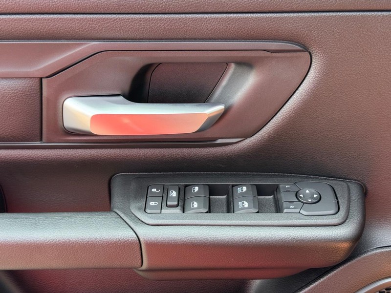 Ram 1500 Vehicle Full-screen Gallery Image 29