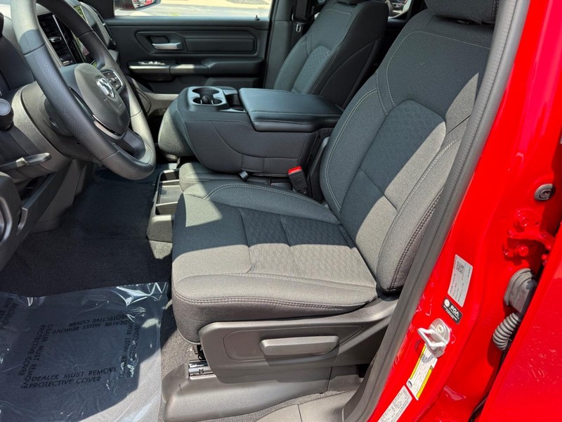 Ram 1500 Vehicle Full-screen Gallery Image 31